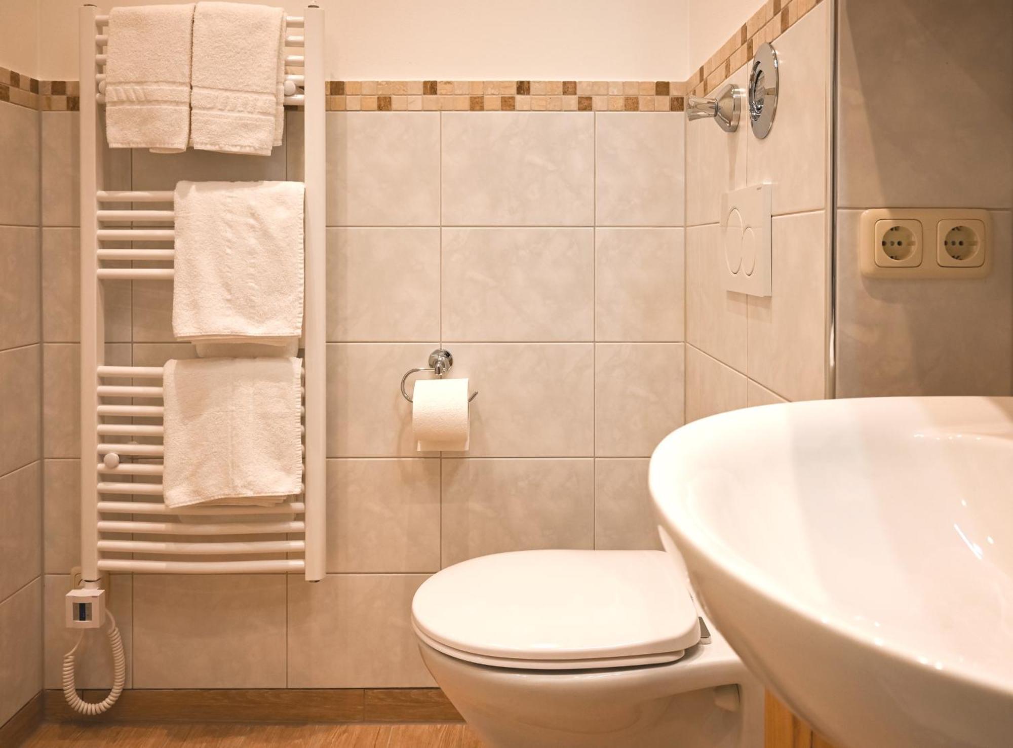 Studio Am Duernbach - Modern, Ruhig & Zentral Am Schliersee Mit Parkplatz Esterno foto